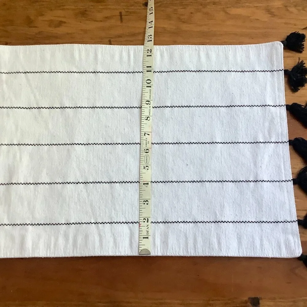 Set of 6 White / Black Placemats  Rectangular.